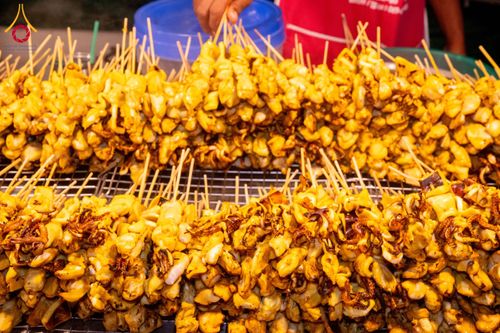 ภาพ No.194327:พิธีถวายภัตตาหารเป็นสังฆทาน แด่พระธรรมยาตรา ณ อนุสรณ์สถานมหาวิหารพระมงคลเทพมุนี (โลตัสแลนด์) อ.สองพี่น้อง จ.สุพรรณบุรี ในโครงการธรรมยาตรา กตัญญูบูชา มหาปูชนียาจารย์ พระมงคลเทพมุนี(สด จนฺทสโร) พระผู้ปราบมาร ปีที่ 13 วันที่ 13 มกราคม พ.ศ.2568