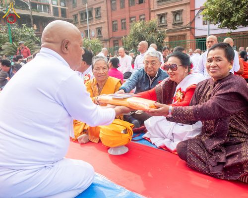 ภาพ No.209725:วันที่ 28 กุมภาพันธ์ พ.ศ.2568 พิธีเปิดโครงการบวชสามเณร พิธีถวายไทยธรรม พิธีขอขมามอบผ้าไตร  ณ เมืองปาตัน ประเทศเนปาล