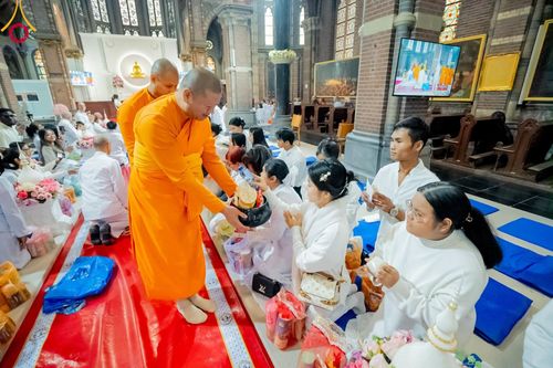 ภาพ No.99381:พิธีทอดกฐินสามัคคี มหากาลทาน วัดพระธรรมกายเนเธอร์แลนด์ วันที่ 26 พฤศจิกายน พ.ศ. 2566
