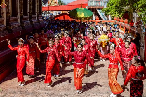 ภาพ No.263752:วันที่ 23 ตุลาคม พ.ศ. 2568 พิธีทอดกฐินสามัคคีทั่วไทย 30,000 วัด โดยคณะศิษยานุศิษย์ บูชาธรรม 81 ปี หลวงพ่อธัมมชโย ณ วัดเขาน้อยพัฒนาราม ต.สุรศักดิ์ อ.ศรีราชา จ.ชลบุรี