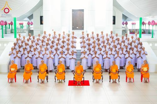 ภาพ No.277683:วันเสาร์ที่ 6 ธันวาคม พ.ศ. 2568 พิธีบรรพชาอุปสมบทและพิธีถวายบาตร โครงการอุปสมบทบูชาธรรมมหาปูชนียาจารย์ ประจำปี พ.ศ.2568 โครงการบวชพระนานาชาติ AEC และ WAB รุ่น CEO (นักบริหาร) รุ่นที่ 5 ณ มหาธรรมกายเจดีย์ วัดพระธรรมกาย