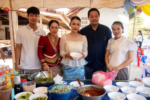 ภาพ No.175401:พิธีทอดกฐินกฐิน วัดสีชมพูวนาราม นครเวียงจันทร์ สปป.ลาว บูชาธรรม 80 ปี หลวงพ่อธัมมชโย โดยคณะศิษยานุศิษย์วัดพระธรรมกาย วันที่ 11 พฤศจิกายน พ.ศ. 2567