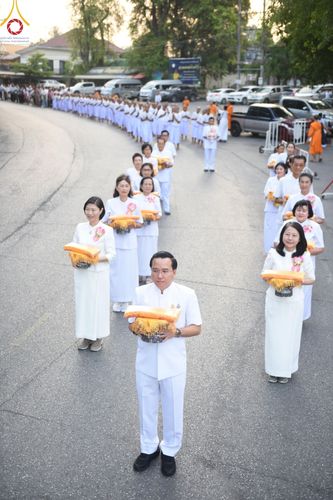 ภาพ No.135525:พิธีขอขมามอบผ้าไตร, พิธีบรรพชาสามเณร ในโครงการบรรพชาสามเณร ฟื้นฟูพระพุทธศาสนาทั่วไทย ณ วัดพระพุทธบาท ราชวรมหาวิหาร อ.พระพุทธบาท จ.สระบุรี วันที่ 6 เมษายน พ.ศ. 2567