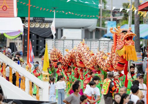 ภาพ No.93209:พิธีทอดกฐินสามัคคีทั่วไทย 5,000 วัด ณ วัดคลองชัน จ.ปทุมธานี วันที่ 12 พฤศจิกายน พ.ศ. 2566