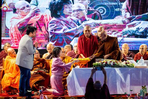 ภาพ No.98811:พิธีทอดกฐินสมทบ วัดพุทธธัมมะราชิกะ กรุงธากา ประเทศบังกลาเทศ วันอาทิตย์ที่ 26 พฤศจิกายน พ.ศ. 2566