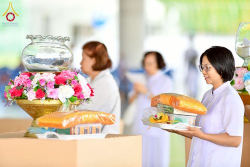 ภาพ No.217082:วันเสาร์ที่ 12 เมษายน พ.ศ. 2568 พิธีบุพเปตพลี ครั้งที่ 162 ร่วมอุทิศบุญแด่หมู่ญาติที่ล่วงลับไปแล้ว และพิธีถวายภัตตาหารเมนูสวรรค์ ณ หอฉันคุณยายอาจารย์ฯ วัดพระธรรมกาย