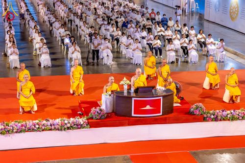 ภาพ No.217359:วันเสาร์ที่ 12 เมษายน พ.ศ. 2568 พิธีฉลองชัยชิตังเม สวดธัมมจักกัปวัตนสูตร ครบ 7,277,818,181 จบ ณ วัดพระธรรมกาย จังหวัดปทุมธานี