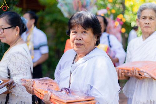 ภาพ No.166064:พิธีทอดกฐิน ณ ที่พักสงฆ์นาเจริญ(คุ้มเกษม) จ.อุบลราชธานี ในโครงการกฐินสามัคคีทั่วไทย 30,000 วัด บูชาธรรม 80 ปี หลวงพ่อธัมมชโย โดยคณะศิษยานุศิษย์วัดพระธรรมกาย วันที่ 20 ตุลาคม พ.ศ. 2567