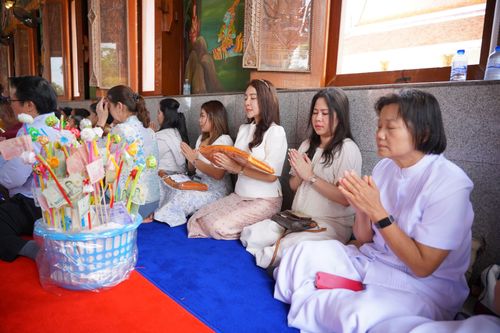 ภาพ No.254566:วันที่ 12 ตุลาคม พ.ศ. 2568 พิธีทอดกฐินสามัคคีทั่วไทย 30,000 วัด โดยคณะศิษยานุศิษย์ บูชาธรรม 81 ปี หลวงพ่อธัมมชโย ณ วัดพระตำหนัก อ.สามโคก จ.ปทุมธานี