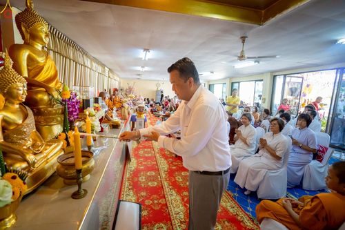 ภาพ No.259183:วันที่ 19 ตุลาคม พ.ศ. 2568 พิธีทอดกฐินสามัคคีทั่วไทย 30,000 วัด โดยคณะศิษยานุศิษย์ บูชาธรรม 81 ปี หลวงพ่อธัมมชโย ณ วัดตะเข้ (โคกพระเถร) แขวงบางระมาด  เขตตลิ่งชัน กรุงเทพมหานคร