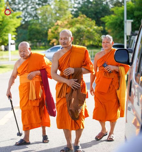 ภาพ No.149385:พิธีทักษิณานุปทานแด่บรรพชนตระกูลผ่องสวัสดิ์ และหมู่ญาติที่ล่วงลับไปแล้ว ประจำปี ครั้งที่ 19 วันพฤหัสบดีที่ 22 สิงหาคม พ.ศ. 2567 ณ พระมหาเจดีย์ทัตตชีโว ศูนย์อบรมเยาวชนกาญจนบุรี
