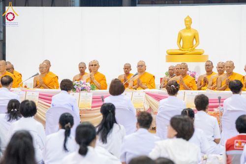 ภาพ No.204244:พิธีถวายภัตตาหารเป็นสังฆทาน แด่พระธรรมยาตรา ณ วัดพระธรรมกาย ตำบลคลองสาม อำเภอคลองหลวง จังหวัดปทุมธานี ในโครงการธรรมยาตรา กตัญญูบูชา มหาปูชนียาจารย์ พระมงคลเทพมุนี(สด จนฺทสโร) พระผู้ปราบมาร อนุสรณ์สถาน 7 แห่ง ปีที่ 13 วันที่ 31 มกราคม พ.ศ. 2568