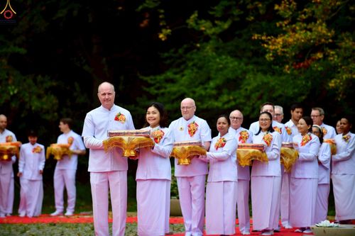 ภาพ No.257345:วันที่ 11 ตุลาคม พ.ศ. 2568 พิธีทอดกฐินสามัคคี  เพื่องานเผยแผ่พระพุทธศาสนา วิชชาธรรมกายสู่ชาวท้องถิ่น ณ วัดพระธรรมกายคอร์ซัวร์ ลุสท์สโกว  ประเทศเดนมาร์ก 