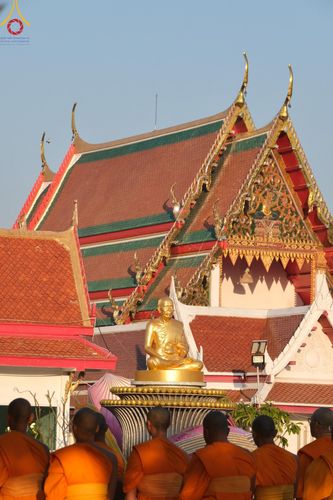 ภาพ No.195295:พิธีตักบาตรพระธรรมยาตรา ณ อนุสรณ์สถานลำดับที่ 3 สถานที่เกิดใหม่ในเพศสมณะ วัดสองพี่น้อง ต.ต้นตาล อ.สองพี่น้อง จ.สุพรรณบุรี ในโครงการธรรมยาตรา กตัญญูบูชา มหาปูชนียาจารย์ พระมงคลเทพมุนี(สด จนฺทสโร) พระผู้ปราบมาร ปีที่ 13 วันที่ 15 มกราคม พ.ศ.2568