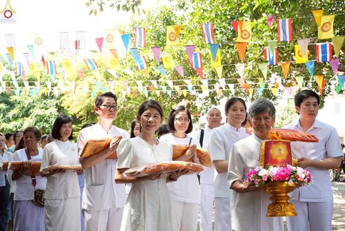 ภาพ No.252022:วันที่ 11 ตุลาคม พ.ศ. 2568 พิธีทอดกฐินสามัคคีทั่วไทย 30,000 วัด โดยคณะศิษยานุศิษย์ บูชาธรรม 81 ปี หลวงพ่อธัมมชโย ณ วัดสร่างโศก อ.บ้านหมอ จ.สระบุรี