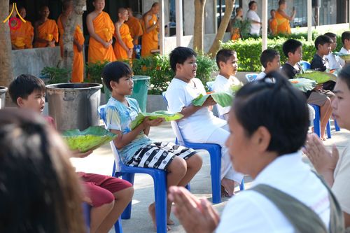 ภาพ No.317296:วันอาทิตย์ที่ 29 มีนาคม พ.ศ. 2569 พิธีตัดปอยผมและปลงผม ว่าที่สามเณร ศูนย์อบรมเยาวชนนครปฐม