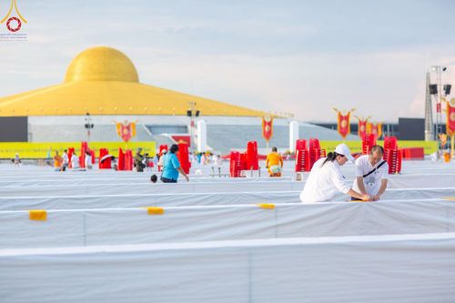 ภาพ No.218895:วันที่ 18-20 เมษายน พ.ศ. 2568 การเตรียมงานในลานธรรม , วิหารคด เพื่องานวันคุ้มครองโลก 22 เมษายน พศ. 2568