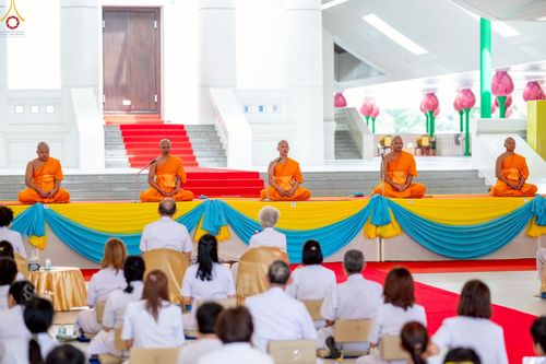 ภาพ No.227655:วันเสาร์ที่ 31 พฤษภาคม พ.ศ.2568 พิธีถวายผ้าไตรแด่สามเณรผู้เข้ารับการอุปสมบท , พิธีอุปสมบทสามเณรเตรียม DCI วัดพระธรรมกาย จ.ปทุมธานี
