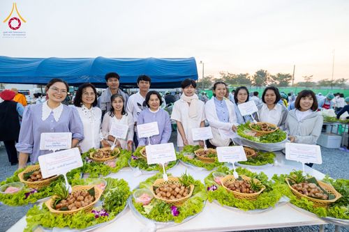 ภาพ No.198281:พิธีถวายภัตตาหารเป็นสังฆทาน แด่พระธรรมยาตรา ณ อนุสรณ์สถานบางปลา วัดบางปลา อำเภอบางเลน จังหวัดนครปฐม ในโครงการธรรมยาตรา กตัญญูบูชา มหาปูชนียาจารย์ พระมงคลเทพมุนี(สด จนฺทสโร) พระผู้ปราบมาร อนุสรณ์สถาน 7 แห่ง ปีที่ 13 วันที่ 20 มกราคม พ.ศ. 2568