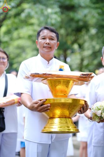 ภาพ No.170052:พิธีทอดกฐิน ณ วัดทุ่งพิชัย จ.นครปฐม ในโครงการกฐินสามัคคีทั่วไทย 30,000 วัด บูชาธรรม 80 ปี หลวงพ่อธัมมชโย โดยคณะศิษยานุศิษย์วัดพระธรรมกาย วันที่ 19 ตุลาคม พ.ศ. 2567