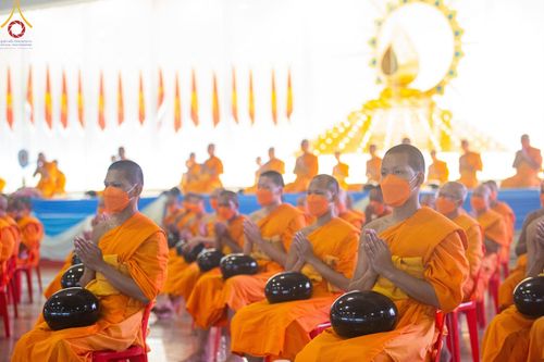 ภาพ No.122974:พิธีตักบาตร และพิธีบูชาข้าวพระ ในวันอาทิตย์ต้นเดือนที่ 4 กุมภาพันธ์ พ.ศ. 2567 ณ วัดพระธรรมกาย จ.ปทุมธานี