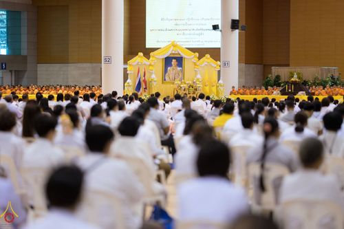 ภาพ No.84282:พิธีเจริญพระพุทธมนต์ ปฏิบัติธรรม เจริญสมาธิภาวนา เพื่อถวายพระพรชัยมงคล และถวายพระราชกุศลแด่พระบาทสมเด็จพระปรเมนทรรามาธิบดีศรีสินทรมหาวชิราลงกรณ พระวชิรเกล้าเจ้าอยู่หัว เนื่องในวันเฉลิมพระชนมพรรษา วันที่ 28 กรกฎาคม พ.ศ. 2566