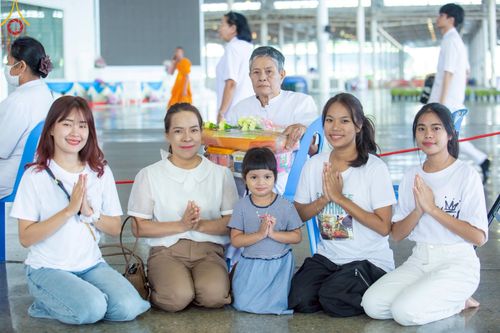 ภาพ No.222724:วันอาทิตย์ต้นเดือนที่ 4 พฤษภาคม พ.ศ. 2568 พิธีบูชาข้าวพระ ณ สภาธรรมกายสากล วัดพระธรรมกาย