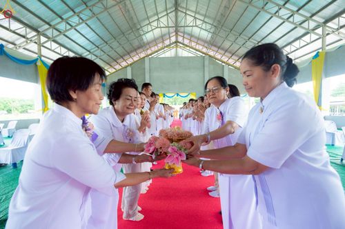 ภาพ No.255222:วันที่ 12 ตุลาคม พ.ศ. 2568 พิธีอัญเชิญพระบรมสารีริกธาตุและบรรจุ ลงในพระเกตุพระประธาน , พิธีทอดกฐินสามัคคีทั่วไทย 30,000 วัด โดยคณะศิษยานุศิษย์ วัดพระธรรมกาย  บูชาธรรม 81 ปี หลวงพ่อธัมมชโย ณ ธุดงคสถานเขาย้อย จ.เพชรบุรี