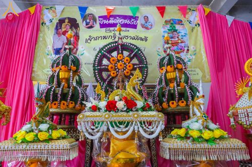 ภาพ No.173920:พิธีทอดกฐิน วัดหนองเสือ จ.ฉะเชิงเทรา ในโครงการกฐินสามัคคีทั่วไทย 30,000 วัด บูชาธรรม 80 ปี หลวงพ่อธัมมชโย โดยคณะศิษยานุศิษย์วัดพระธรรมกาย วันที่ 6 พฤศจิกายน พ.ศ. 2567