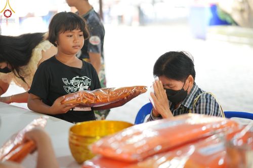 ภาพ No.163233:โครงการกฐินสามัคคีทั่วไทย 30,000 วัด บูชาธรรม 80 ปี หลวงพ่อธัมมชโย โดย คณะศิษยานุศิษย์วัดพระธรรมกาย ณ วัดประดิษฐ์ธรรม จ.สระบุรี วันที่ 19 ตุลาคม พ.ศ. 2567