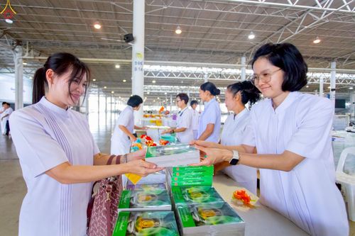 ภาพ No.225309:วันอาทิตย์ที่ 18 พฤษภาคม พ.ศ. 2568 พิธีร่วมบุญการศึกษา พระภิกษุ สามเณร ณ ห้องแก้วสารพัดนึก 2 วัดพระธรรมกาย