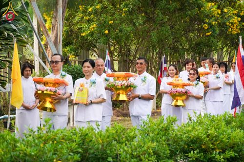 ภาพ No.174750:พิธีทอดกฐินสามัคคี ธรรมอุทยานบ้านแป้ง อำเภอพรหมบุรี จังหวัดสิงห์บุรี ในโครงการกฐินสามัคคีทั่วไทย 30,000 วัด บูชาธรรม 80 ปี หลวงพ่อธัมมชโย โดยคณะศิษยานุศิษย์วัดพระธรรมกาย วันที่ 26 ตุลาคม พ.ศ. 2567