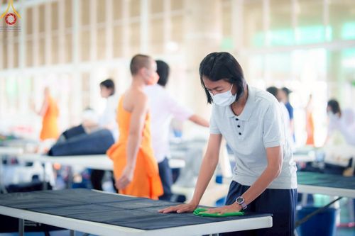 ภาพ No.218222:วันที่ 12-18 เมษายน พ.ศ. 2568 พระภิกษุและเจ้าหน้าที่อาสาสมัคร เตรียมพื้นที่ต้อนรับพักค้างพระสังฆาธิการ เนื่องในงานวันคุ้มครองโลก 22 เมษายน พ.ศ. 2568