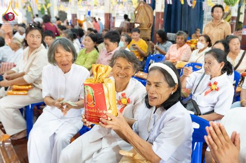 ภาพ No.166573:พิธีทอดกฐิน ณ วัดสามขาว จ.อ่างทอง ในโครงการกฐินสามัคคีทั่วไทย 30,000 วัด บูชาธรรม 80 ปี หลวงพ่อธัมมชโย โดยคณะศิษยานุศิษย์วัดพระธรรมกาย วันที่ 27 ตุลาคม พ.ศ. 2567