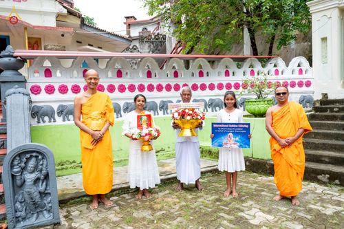 ภาพ No.264433:วันที่ 23 ตุลาคม พ.ศ. 2568 พิธีทอดกฐินสมทบ วัดกัลยาณมิตรต่างประเทศ  บูชาธรรม 81 ปี หลวงพ่อธัมมชโย  ณ วัดศรีอโรคา รามายา , วัดศรีธรรมราชา , วัดเปรดีปะกันเด วิหารายา ในเมืองมาตะเล ประเทศศรีลังกา 