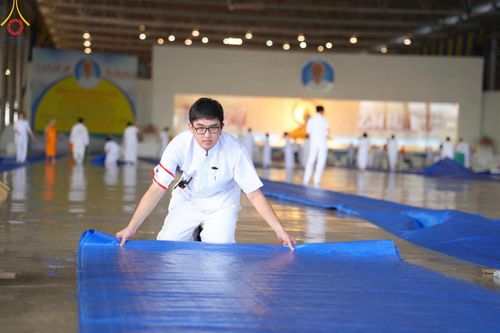 ภาพ No.134530:V.35 เพื่อบุญต้นเดือน การรับบุญของเจ้าหน้าที่หน่วยงานต่างๆ เพื่องานบุญวันอาทิตย์ต้นเดือน ณ วัดพระธรรมกาย วันที่ 7 เมษายน พ.ศ. 2567