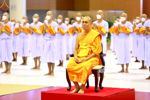 ภาพ No.101618:พิธีขอบรรพชา, พิธีขอสรณคมน์และศีล, พิธีถวายบาตร ในโครงการอุปสมบทหมู่ รุ่นบูชาธรรมมหาปูชนียาจารย์ ณ วัดพระธรรมกาย วันที่ 9 ธันวาคม พ.ศ. 2566