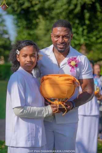 ภาพ No.149339:วัดพระธรรมกายลอนดอน สหราชอาณาจักร  ได้จัดพิธีบรรพชาสามเณรยุวธรรมทายาท  ในวันจันทร์ที่ 12 สิงหาคม พ.ศ. 2567