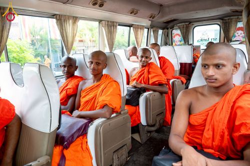 ภาพ No.225532:วันที่ 1 พฤษภาคม พ.ศ. 2568 พิธีเปิดโครงการ สยาม-ลังกา ธรรมยาตรา ฉลองเทศกาลวิสาขบูชาแห่งชาติ ศรีลังกา  และ บูชาธรรม 81 ปี หลวงพ่อธัมมชโย