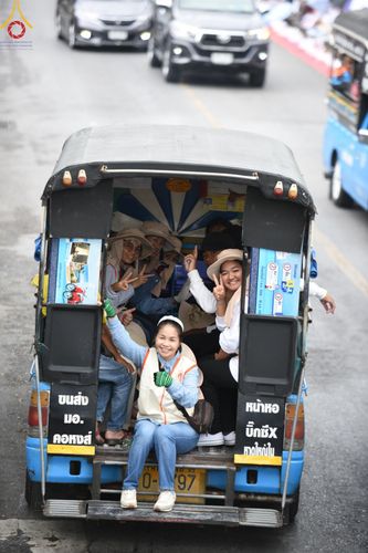 ภาพ No.129959:V.34 เพื่อธรรมเพื่อบางกล่ำ การรับบุญของเจ้าหน้าที่หน่วยงานต่างๆ  เพื่องานธรรมยาตราอัญเชิญพระบรมสารีริกธาตุ ประดิษฐาน ณ มหารัตนเจดีย์สิริปทุมสวรรค์ (เจดีย์อริยพุทธะ 5 พระองค์) ณ ศูนย์ปฏิบัติธรรมภาคใต้ อ.บางกล่ำ จ.สงขลา ระหว่างวันที่ 9-10 มีนาคม พ.ศ. 2567