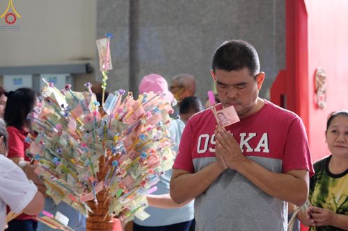 ภาพ No.166669:พิธีทอดกฐิน ณ วัดด่าน กรุงเทพมหานคร ในโครงการกฐินสามัคคีทั่วไทย 30,000 วัด บูชาธรรม 80 ปี หลวงพ่อธัมมชโย โดยคณะศิษยานุศิษย์วัดพระธรรมกาย วันที่ 23 ตุลาคม พ.ศ. 2567