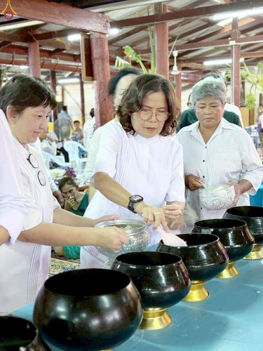 ภาพ No.270034:วันที่ 12 ตุลาคม พ.ศ. 2568 พิธีทอดกฐินสามัคคีทั่วไทย ณ วัดลาดสะแก อ.บางเลน จ.นครปฐม โดยคณะศิษยานุศิษย์ บูชาธรรม 81 ปี หลวงพ่อธัมมชโย