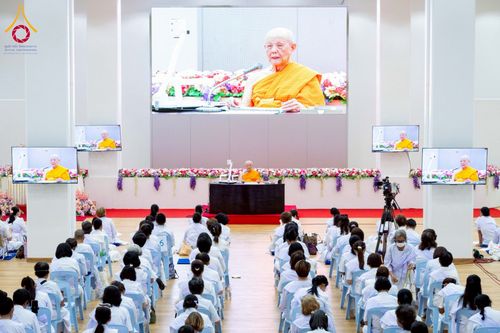 ภาพ No.224169:วันที่ 3-5 พฤษภาคม พ.ศ. 2568  กิจวัตร-กิจกรรมโครงการปฏิบัติธรรมอบรมศีลธรรม “บวชอุบาสิกาแก้ว” ถวายเป็นพระราชกุศล แด่พระบาทสมเด็จพระเจ้าอยู่หัว เนื่องในโอกาสมหามงคล “วันฉัตรมงคล” ณ วัดพระธรรมกาย อ.คลองหลวง จ.ปทุมธานี