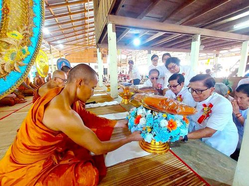 ภาพ No.256600:วันที่ 16 ตุลาคม พ.ศ. 2568 พิธีทอดกฐินสามัคคีทั่วไทย 30,000 วัด โดยคณะศิษยานุศิษย์ บูชาธรรม 81 ปี หลวงพ่อธัมมชโย หลวงพ่อธัมมชโย ณ วัดบ้านแดง อ.เหล่าเสือโก๊ก จ.อุบลราชธานี