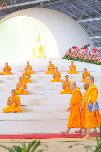 ภาพ No.102755:พิธีรับมอบต้นสมบัติจักรพรรดิ เพื่องานเผยแผ่พระพุทธศาสนาวิชชาธรรมกายไปทั่วโลก แด่ศูนย์ส่งเสริมศีลธรรมทั่วโลก 224 แห่ง วันอาทิตย์ที่ 17 ธันวาคม พ.ศ. 2566 ณ สภาธรรมกายสากล วัดพระธรรมกาย