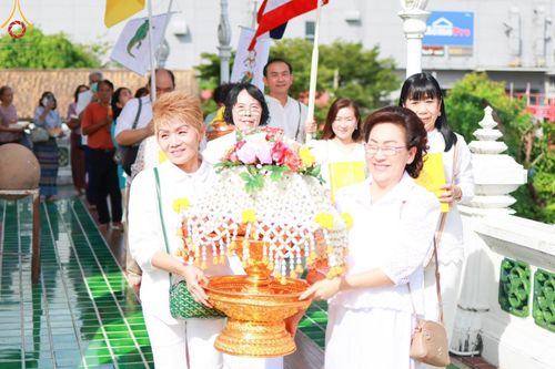 ภาพ No.172411:พิธีทอดกฐิน ณ วัดโพธิ์เรียง แขวงบ้านช่างหล่อ เขตบางกอกน้อย กรุงเทพฯ ในโครงการกฐินสามัคคีทั่วไทย 30,000 วัด บูชาธรรม 80 ปี หลวงพ่อธัมมชโย โดยคณะศิษยานุศิษย์วัดพระธรรมกาย วันที่ 20 ตุลาคม พ.ศ. 2567