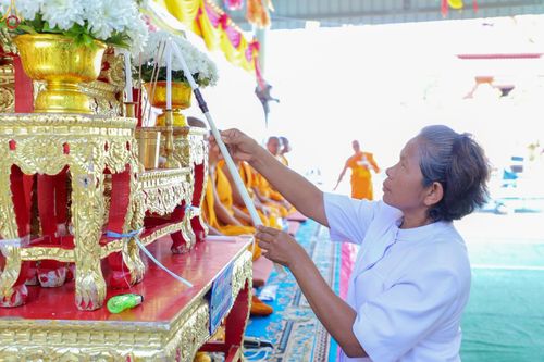 ภาพ No.253255:วันที่ 12 ตุลาคม พ.ศ. 2568 พิธีทอดกฐินสามัคคีทั่วไทย 30,000 วัด โดยคณะศิษยานุศิษย์ บูชาธรรม 81 ปี หลวงพ่อธัมมชโย ณ วัดชลธีพฤกษาราม ต.ปากตะโก อ.ทุ่งตะโก จ.ชุมพร