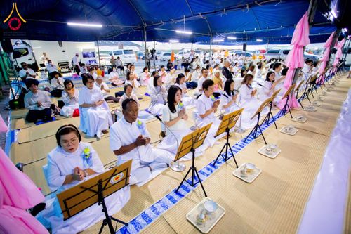 ภาพ No.192495:พิธีถวายภัตตาหารเป็นสังฆทาน แด่พระธรรมยาตรา ณ อนุสรณ์สถานคลองบางนางแท่น อ.สามพราน จ.นครปฐม ในโครงการธรรมยาตรา กตัญญูบูชา มหาปูชนียาจารย์ พระมงคลเทพมุนี(สด จนฺทสโร) พระผู้ปราบมาร อนุสรณ์สถาน 7 แห่ง ปีที่ 13 วันที่ 10 มกราคม พ.ศ. 2568