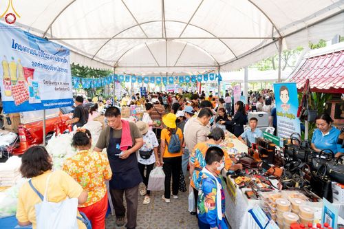 ภาพ No.58031:โครงการจัดหน่วยบริการจังหวัดเคลื่อนที่ และหน่วยบำบัดทุกข์ บำรุงสุข สร้างรอยยิ้ม ให้ประชาชนจังหวัดปทุมธานี ในวันพฤหัสบดีที่ 25 เมษายน พ.ศ. 2567 ณ วัดเกิดการอุดม อ.คลองหลวง จ.ปทุมธานี