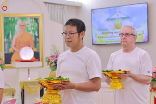 ภาพ No.144533:พิธีตัดปอยผมและปลงผมนาคธรรมทายาท ณ วัดพระธรรมกายนิวเจอร์ซี ประเทศสหรัฐอเมริกา วันที่ 29 มิถุนายน พ.ศ. 2567